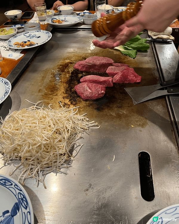為大家推介神戶牛排，呢款鐵板燒絕對係必吃的，呢款有如大理石紋...