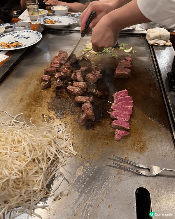 為大家推介神戶牛排，呢款鐵板燒絕對係必吃的，呢款有如大理石紋...