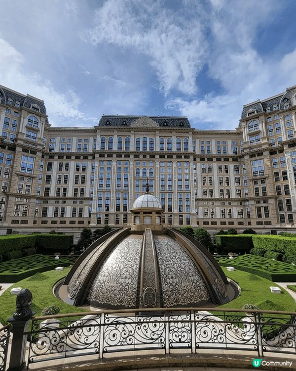 澳門上葡京酒店嘅綠茵勝境花園，這片優雅迷人的花園美景每個角落...