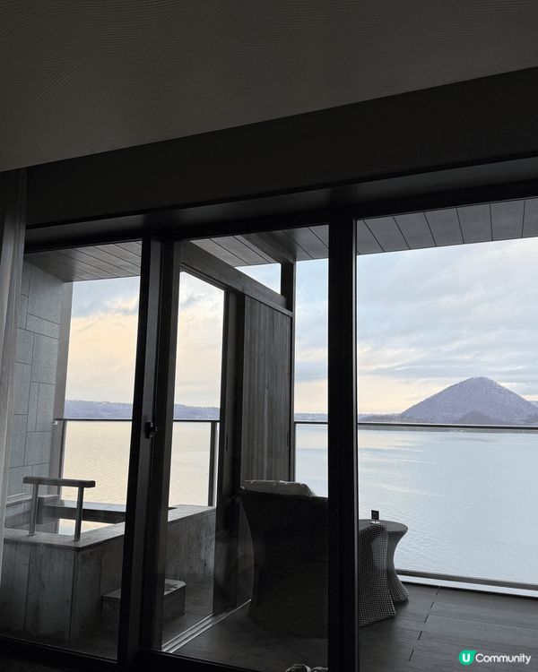 日本北海道的湖之栖溫泉酒店絕對是我這個行程的一大期待點，由一...