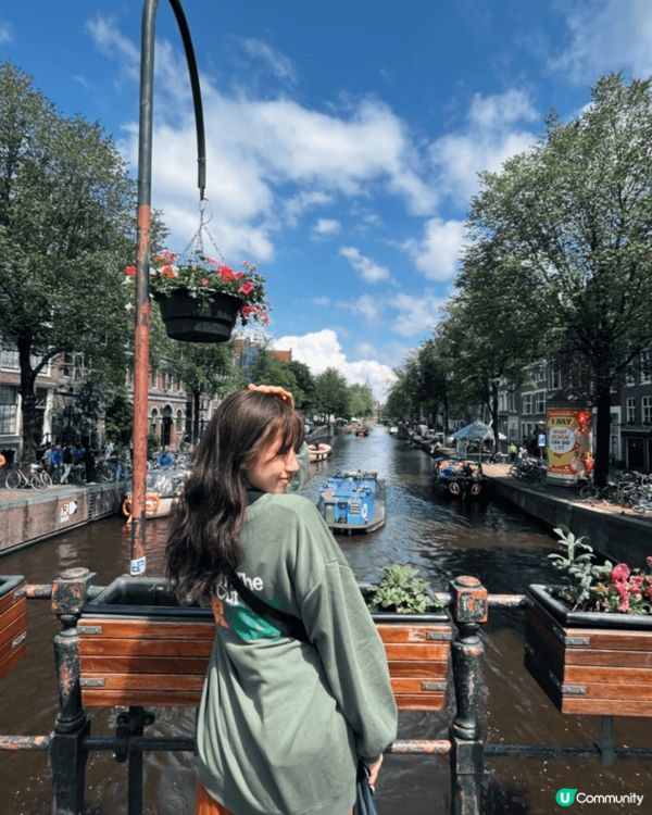 荷蘭阿姆斯特丹景非常多，不論是梵高博物館、運河大街、風車村、...
