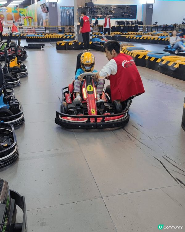 創新方內嘅錕鵬卡丁車，人民幣88可以玩8個圈，永安都可以買咗...