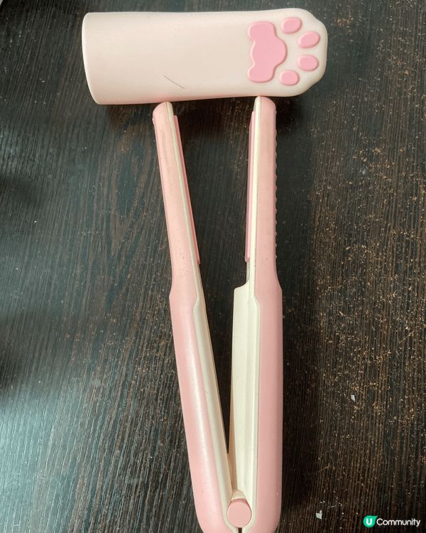 要夾靚靚頭髮，首先要塗護髮精華保護把秀髮，避免頭髮受損，再夾...