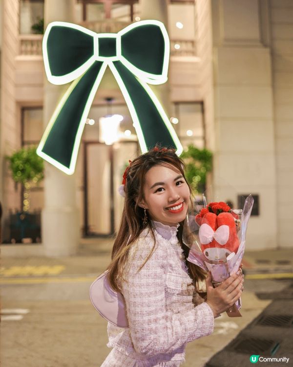 今年好多商場嘅裝飾都好靚，首次入迪士尼慶祝，充滿濃厚氣氛啊