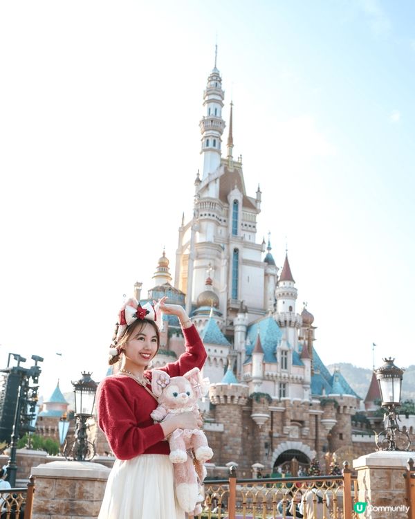 今年好多商場嘅裝飾都好靚，首次入迪士尼慶祝，充滿濃厚氣氛啊