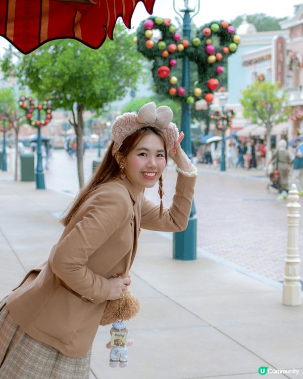 今年好多商場嘅裝飾都好靚，首次入迪士尼慶祝，充滿濃厚氣氛啊