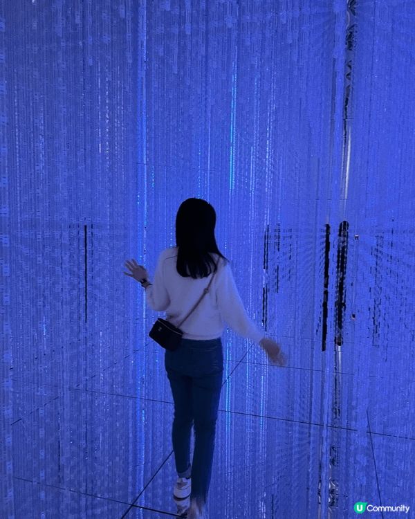 第一張是東京的公園賞櫻花，粉紅色的櫻花非常ig-able.