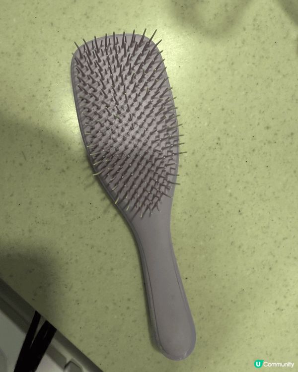 髮尾油不但可以修復及預防開叉，令到頭髮睇起上嚟有光澤，而且髮...