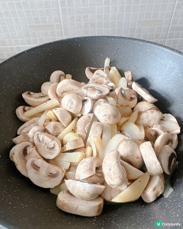自家製足料蘑菇湯