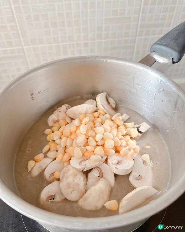 自家製足料蘑菇湯