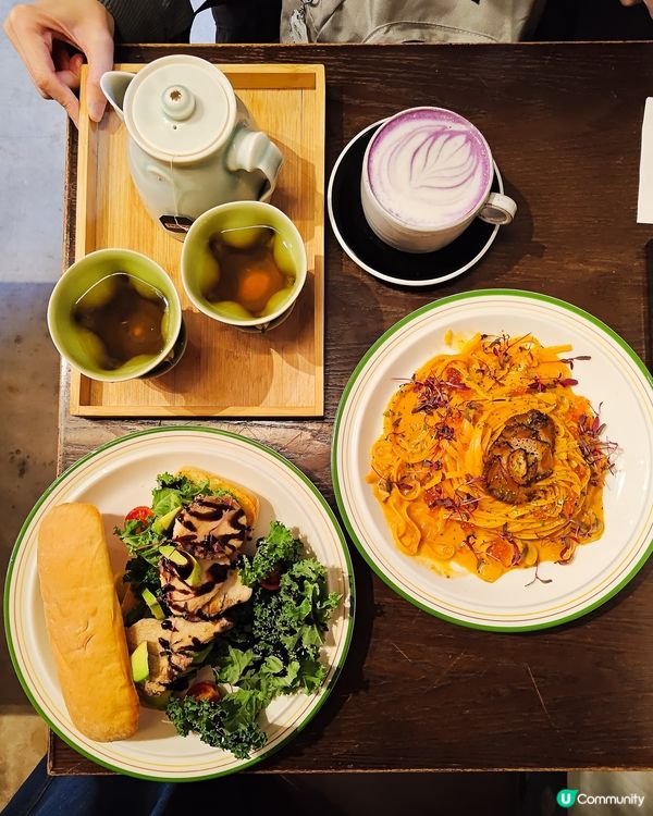 朝啡晚酒 西營盤插花陶藝cafe