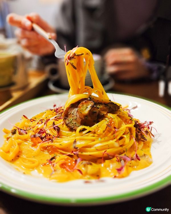 朝啡晚酒 西營盤插花陶藝cafe