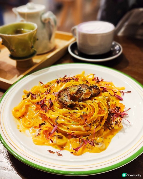 朝啡晚酒 西營盤插花陶藝cafe