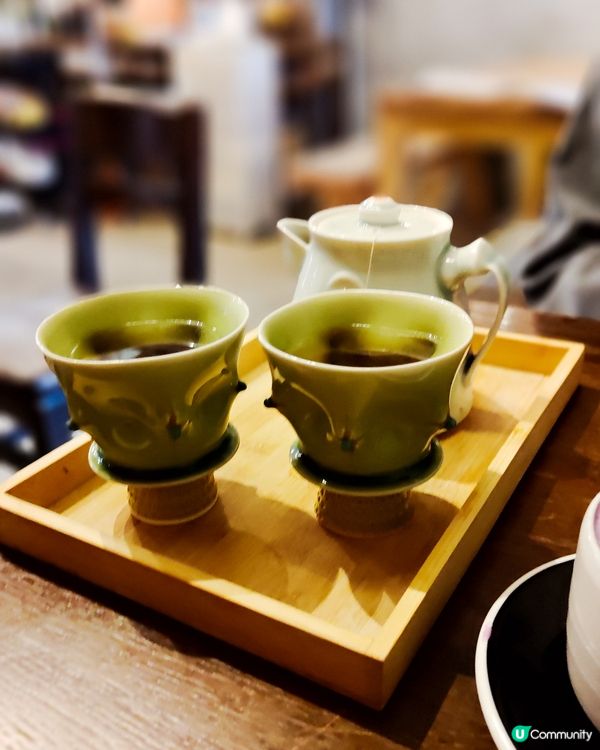 朝啡晚酒 西營盤插花陶藝cafe