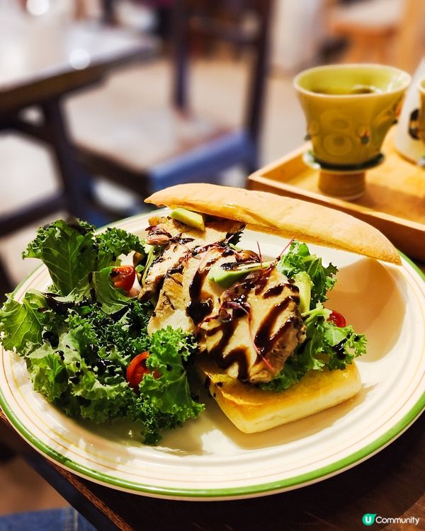 朝啡晚酒 西營盤插花陶藝cafe