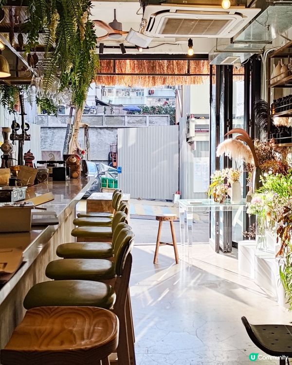 朝啡晚酒 西營盤插花陶藝cafe