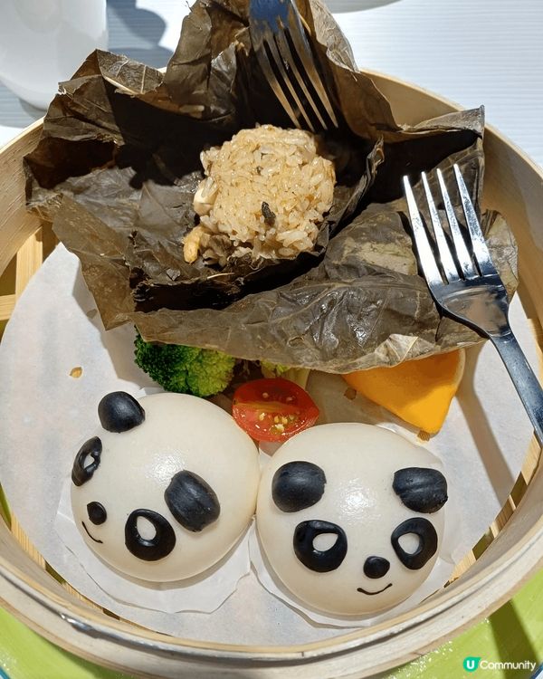 臺北市立動物園大貓熊主題餐廳，叫了貓熊派對」，不只造型可愛，...