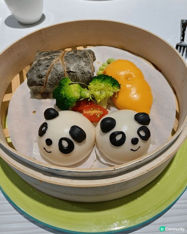 臺北市立動物園大貓熊主題餐廳，叫了貓熊派對」，不只造型可愛，...