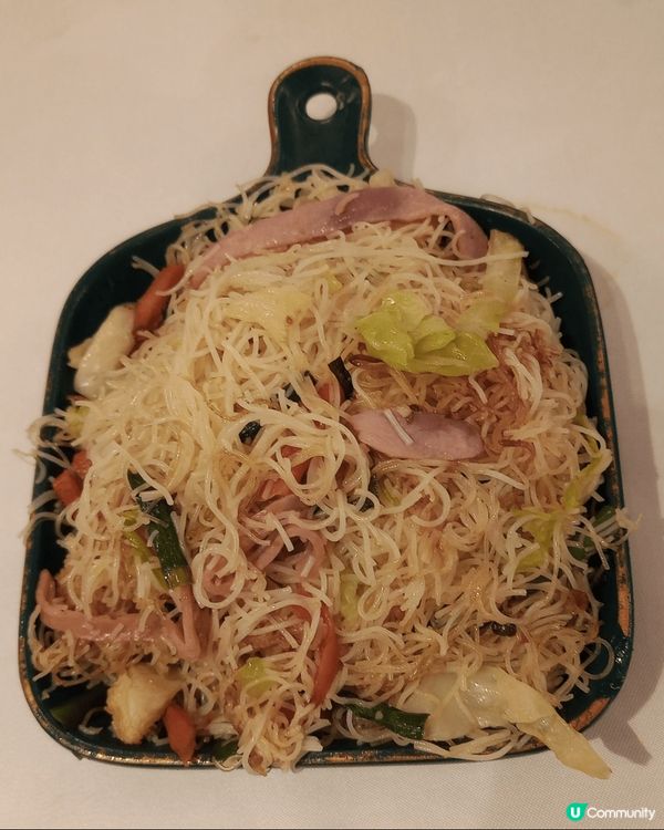 踏入2025年，第一次上茶樓，等位花了半小時，飲早茶嘆點心，...