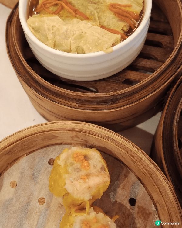 踏入2025年，第一次上茶樓，等位花了半小時，飲早茶嘆點心，...