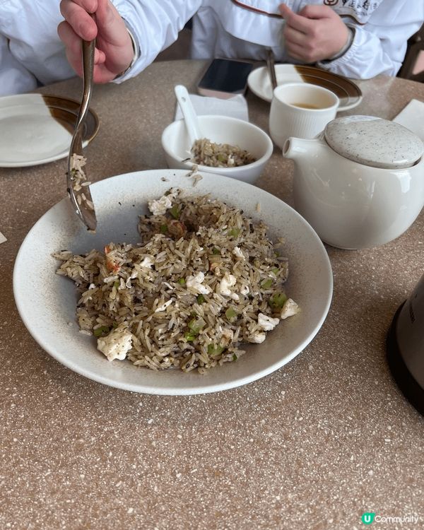 今日帶大家去東涌高質飲茶地方，就係位於東薈城嘅六小館，佢每樣...