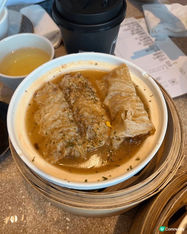 今日帶大家去東涌高質飲茶地方，就係位於東薈城嘅六小館，佢每樣...