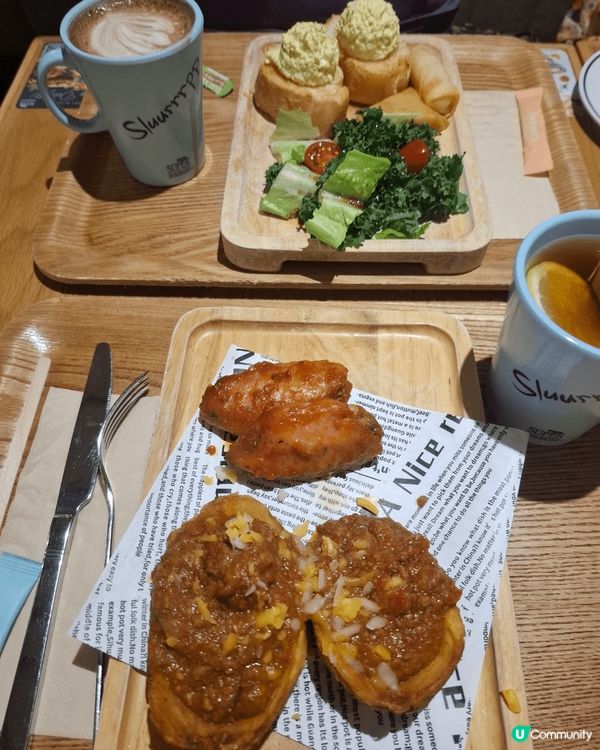 Oliver's Super Sandwiches 的下午茶...