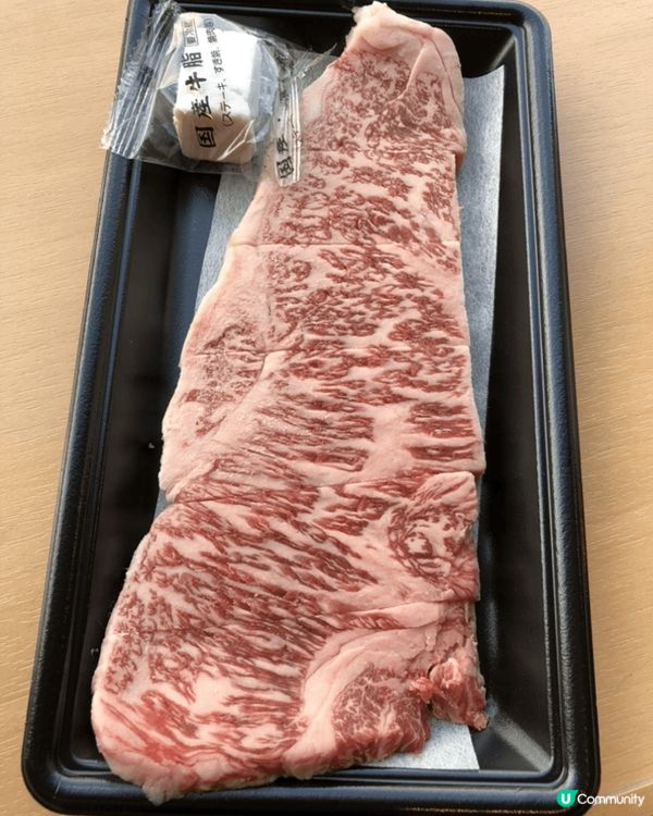 我到日本旅行，品嚐了豐富美味和牛、鰻魚和鮑魚