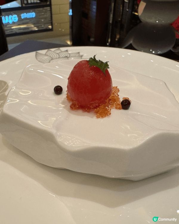 澳門巴黎人御蓮宮，環境清幽，點心精美，服務員態度優秀