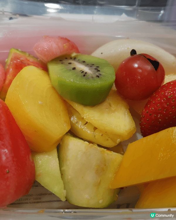 第一次去潮汕旅行，美食真系好多，早餐吃花生醬腸粉，裡面的材料...