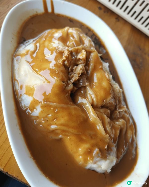 第一次去潮汕旅行，美食真系好多，早餐吃花生醬腸粉，裡面的材料...