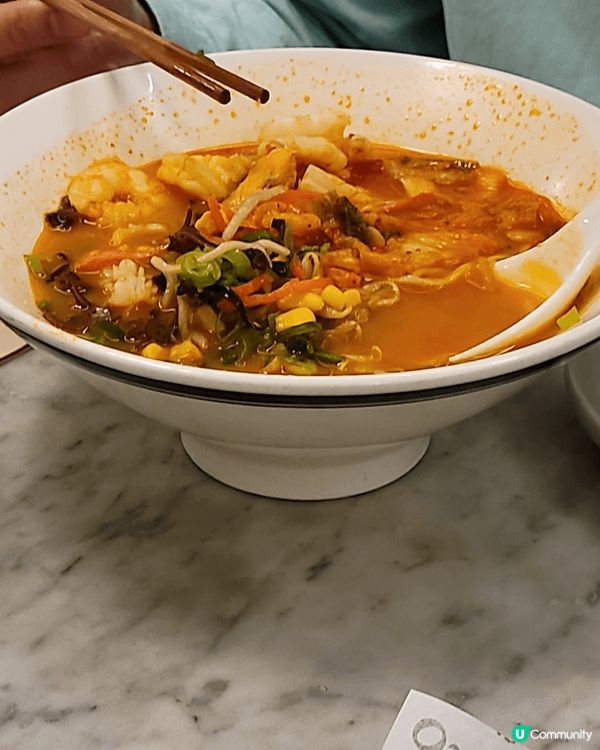 英國雷丁市 Oracle 購物商埸內的日式餐廳。食物美味，價...