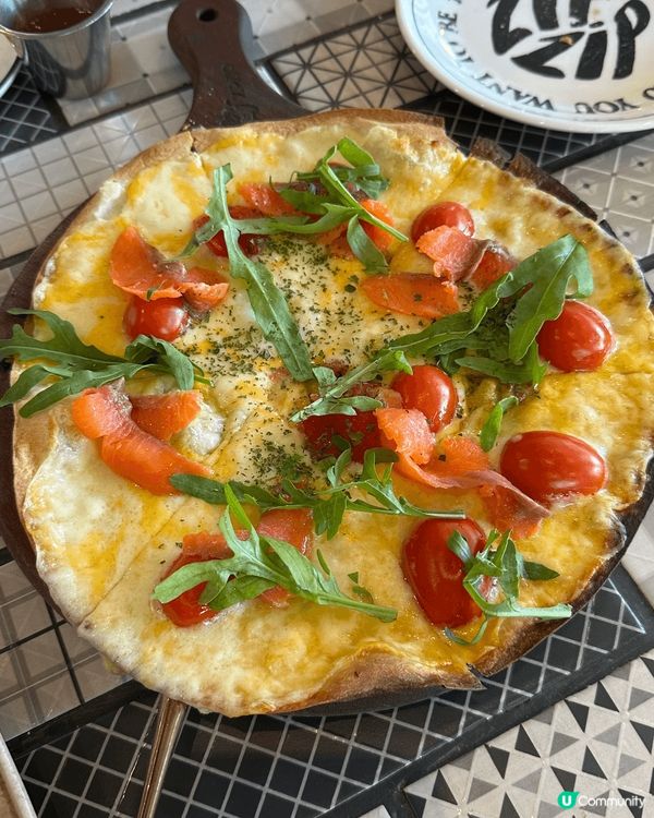 好抵食嘅set lunch，每樣都好好味，每隔一排就掛住又要...