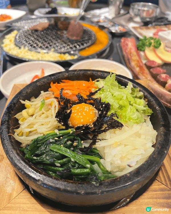 濟州燒肉食堂位於德福廣場2期5樓美食區，採用韓式燒肉店常見的...