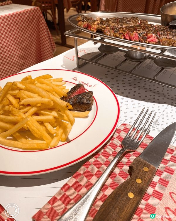 La vache！再次光顧😛牛排依然出色牛排🥩五成熟，配大量...