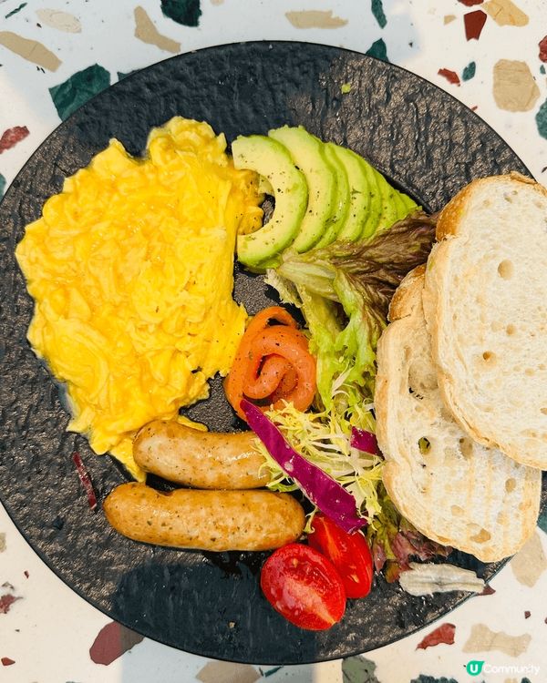 趁着2024年嘅最後一日，到了這間位於屯門的Cafe一試。環...