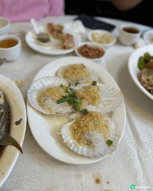 入西貢緊係要食海鮮！今次就去左碼頭附近嘅洪記海鮮酒家，椒鹽鮮...