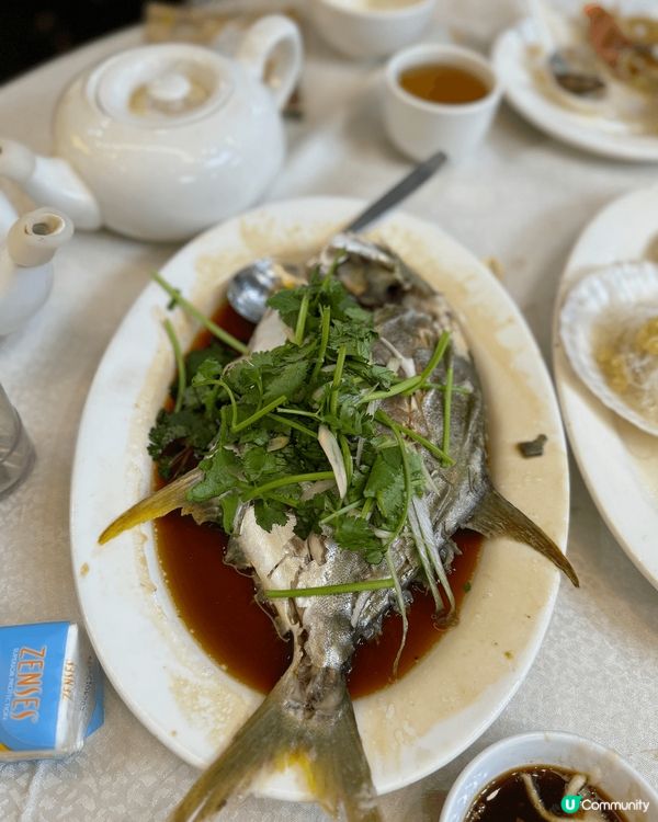 入西貢緊係要食海鮮！今次就去左碼頭附近嘅洪記海鮮酒家，椒鹽鮮...