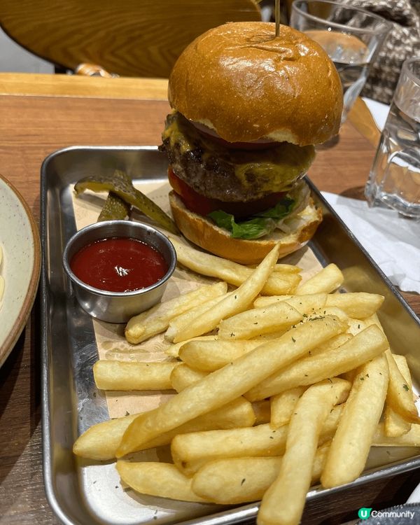 犀牛廚房雖然是一間社企， 但食物既質素好高， 價錢都好合理。...