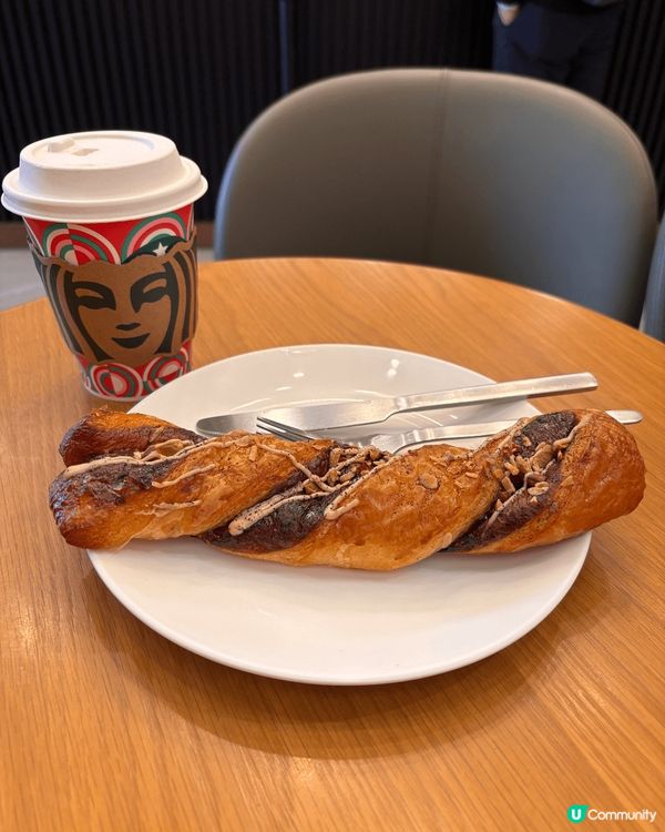 Starbucks 星巴克咖啡配上咖啡酥嘅一個早上，充滿着滿...