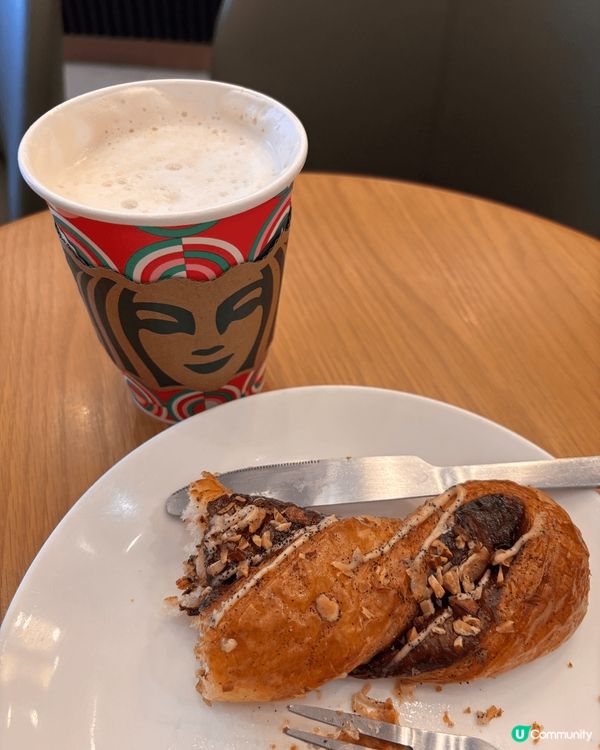 Starbucks 星巴克咖啡配上咖啡酥嘅一個早上，充滿着滿...