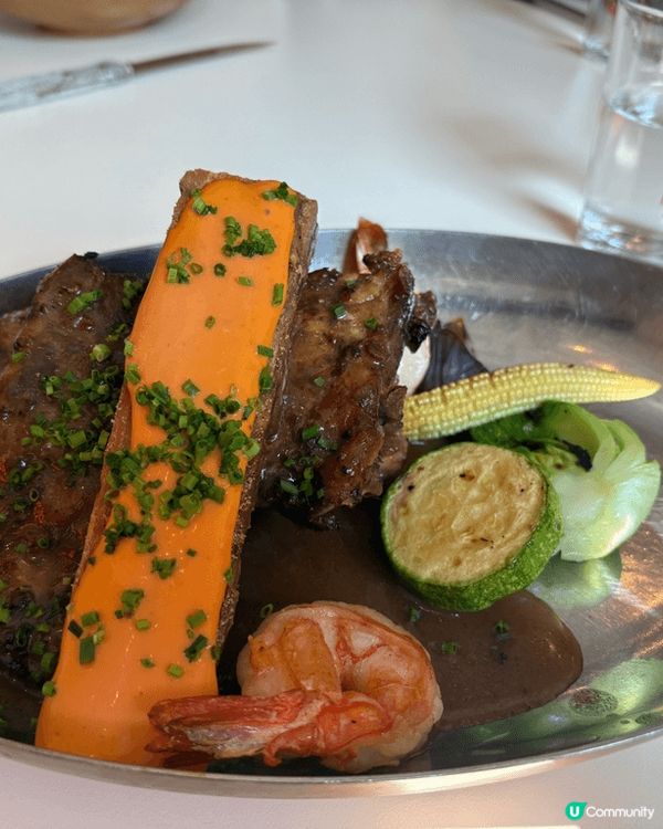 荷蘭正最新special menu千層芋頭配黑毛豬排骨