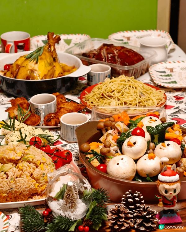 聖誕節在朋友家吃聖誕大餐，有可愛雪人火鍋，美味烤雞，白酒蜆肉...