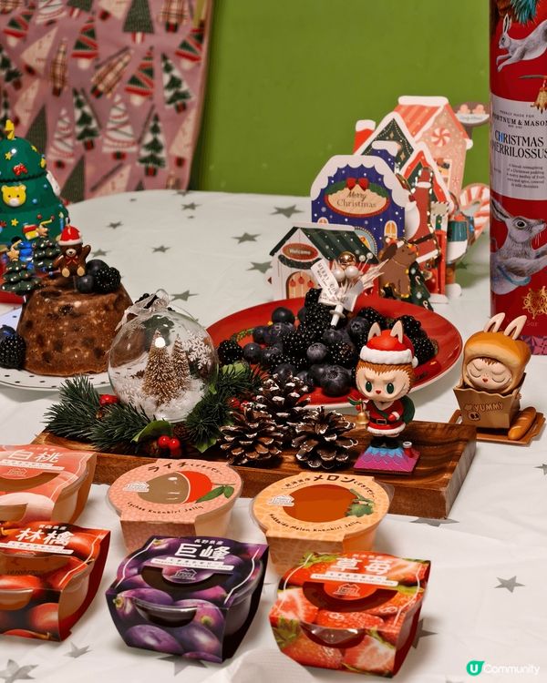 聖誕節在朋友家吃聖誕大餐，有可愛雪人火鍋，美味烤雞，白酒蜆肉...