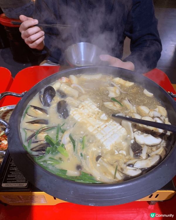 銅鑼灣樓上韓國菜，氣氛好足，餐廳設計有心機，多處打卡位，甚至...