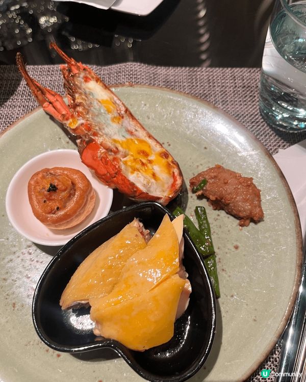 上個星期同朋友去咗美麗華酒店Yamm試佢地嘅週末早午餐🥰款式...