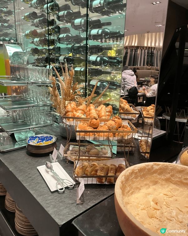 上個星期同朋友去咗美麗華酒店Yamm試佢地嘅週末早午餐🥰款式...