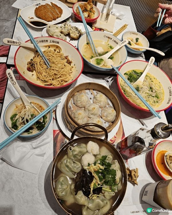 不論在香港、內地，飲食都很相似，粉麵少不了，小食也很多。