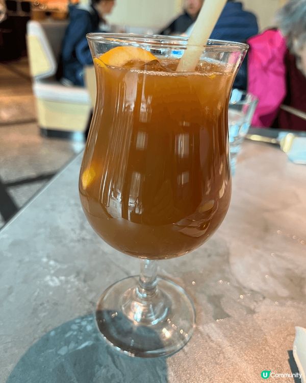 餐廳位於沙田文化中心隔離的牧羊少年咖啡館，交通方便，平日車充...