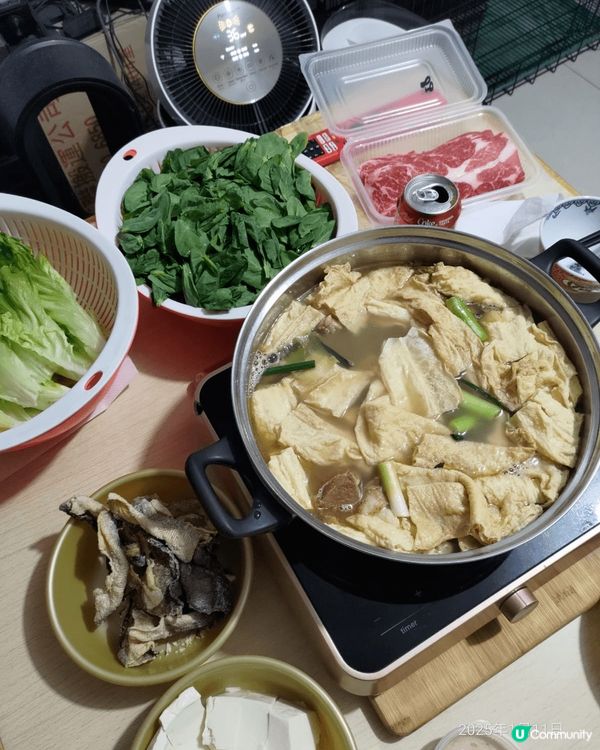 乳鴿鮮嫩多汁，芝麻雞新鮮有雞味，有口感，芝麻好香， 菠蘿咕嚕...